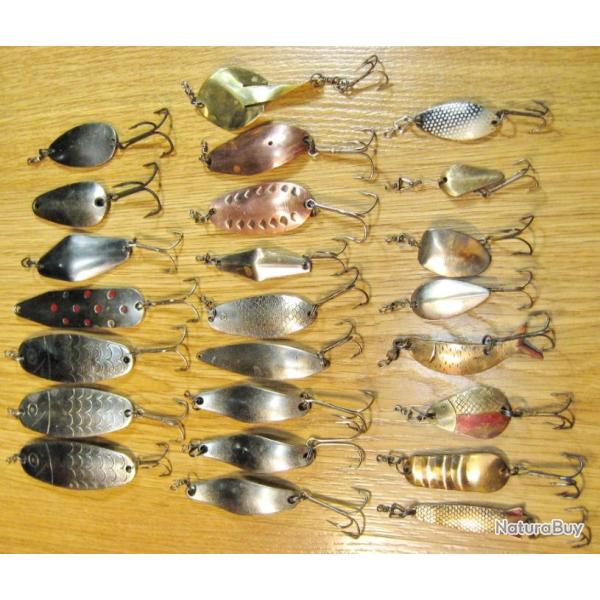 cuillere tournante truites et autres carnassiers 24 pi�ces, ancien sovi�tique 1960-70's