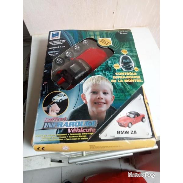 coffret infrarouge vehicule 1/32 BMW Z8 avec montre connect�