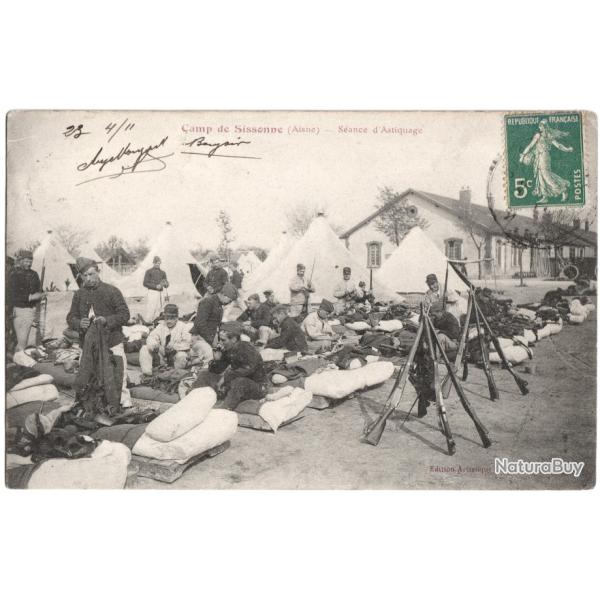 CPA MILITARIA  -  CAMP DE SISSONNE  -  S�ANCE D'ASTIQUAGE