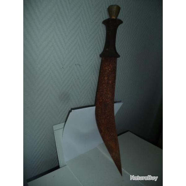 poignard sabre oriental m�tal et bois