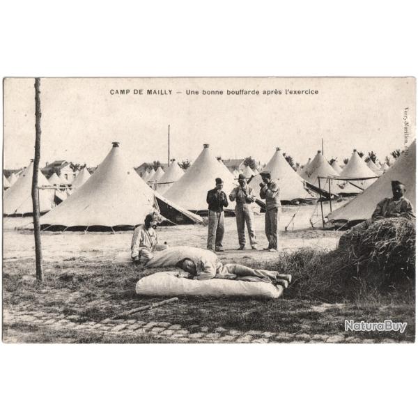 CPA MILITARIA  -  CAMP DE MAILLY  -  UNE BONNE BOUFFARDE APR�S L'EXERCICE