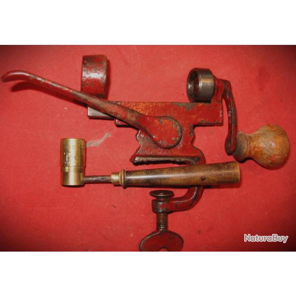 sertisseur rouge calibre 16 bon �tat  plus dosette poudre et plomb