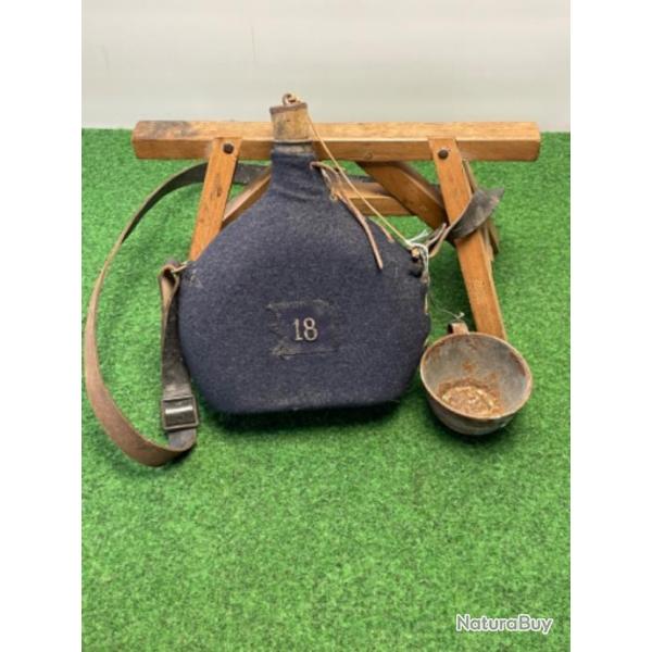 GOURDE DE  LA CAMPAGNE DE 1940  DU MOD�LE 1935  AVEC SON QUART    W W 2  N�5