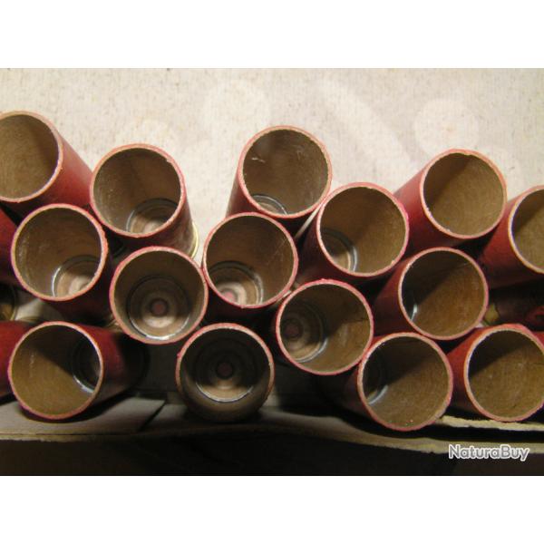 Lot de 24 douilles amorc�es, cal 20/65