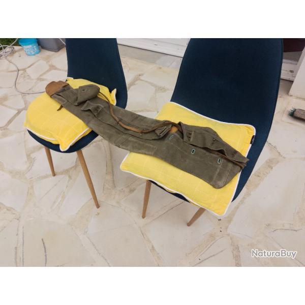 Authentique housse de transport AA52 r�glementaire cuir fauve ann�e 50/60