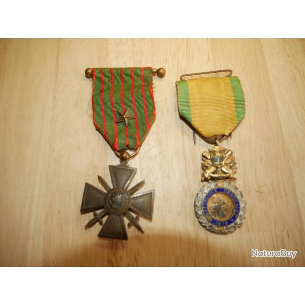 Lot de m�dailles Fran�aises d'un poilu WW1 dont croix de guerre 1914/15 avec clou