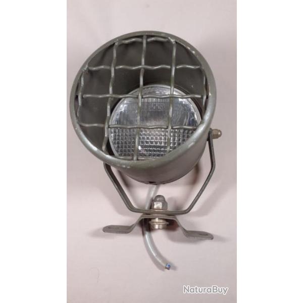 Phare orientable pour v�hicule militaire France 24 volt