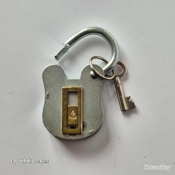 Cadenas Corps en laiton  nickel, avec 2 clefs, neuf, en parfait tat de fonctionnement