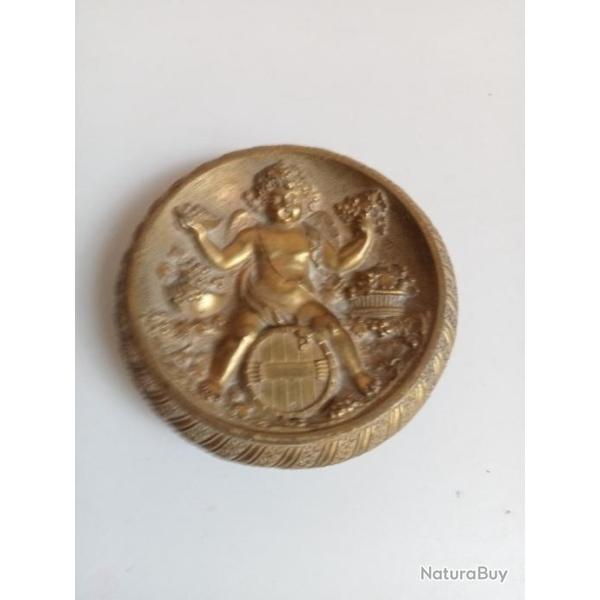 m�daillon sur tonneau en bronze dor� du XIX�me diam�tre 9,5 cm