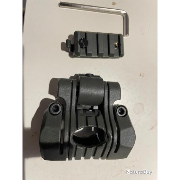 Support de lampe de poche pour casque, pince de lumi�re en plastique multi-angle, support de lampe d