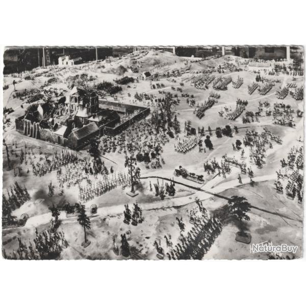 CPSM MILITARIA  -  H�TEL DE VILLE DE COMPI�GNE  -  MUS�E DE LA FIGURINE  -  LA BATAILLE DE WATERLOO