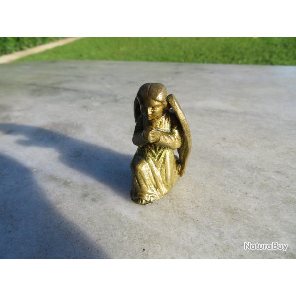 VINTAGE - Ancien sujet en bronze dor� patin� repr�sentant un Ange en pri�re (Fin XIX�-D�but XX�)