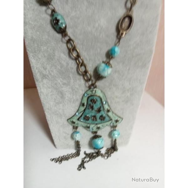 collier ancien  longueur 36 cm ferm�