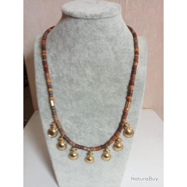 collier ancien  longueur 26 cm ferm�