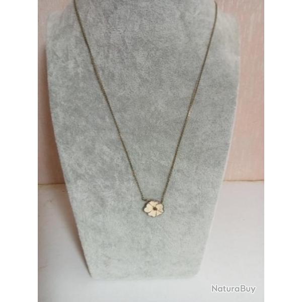collier ancien  longueur 24,02 cm ferm�