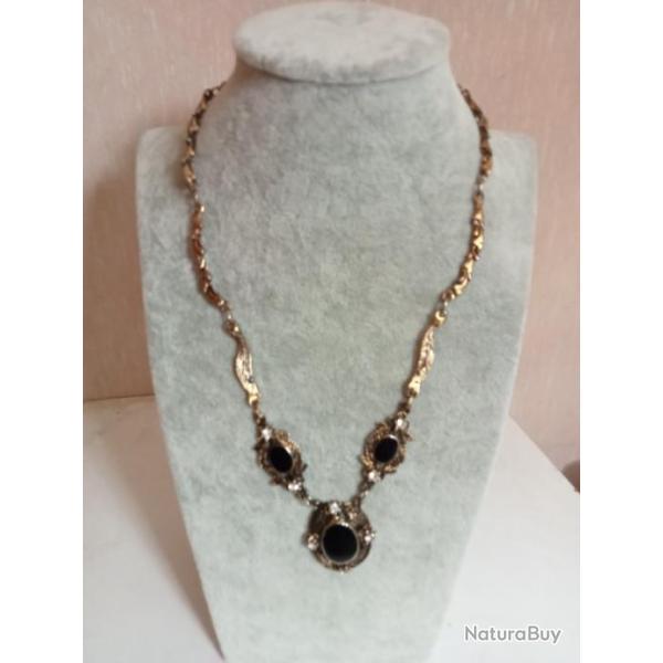 collier ancien  longueur 23,02 cm ferm�