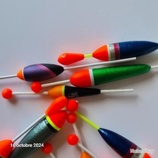 Lot de 11 flotteurs � coulisse diff�rents et de poids diff�rents