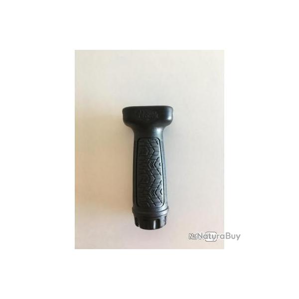 Poign�e verticale main avant Daniel Defense