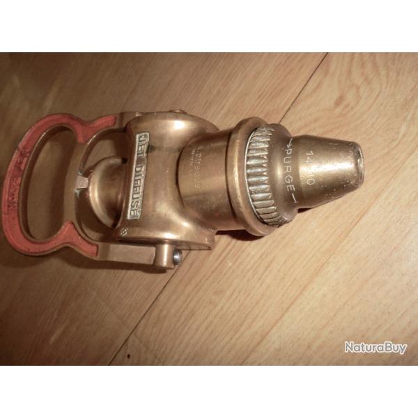 diffuseur de lance incendie A . DUBOIS brevet� S G D G