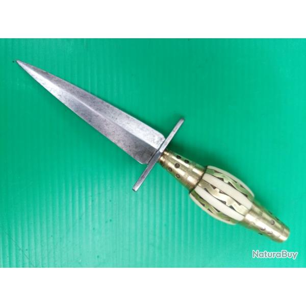 ANCIENNE  DAGUE   STYLET  DE  TOLEDO  DIT  DE GERONIMO CASERIO .