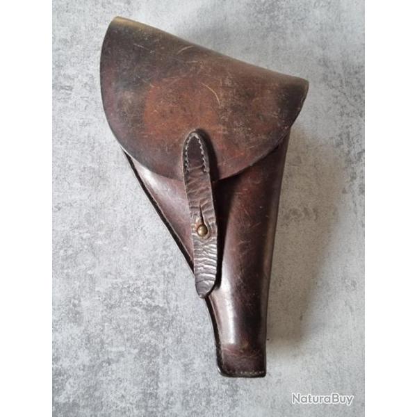 Etui holster pour revolver Mas 1892 bel �tat cuir souple, tamponn�, boucles et bouton rivet laiton.