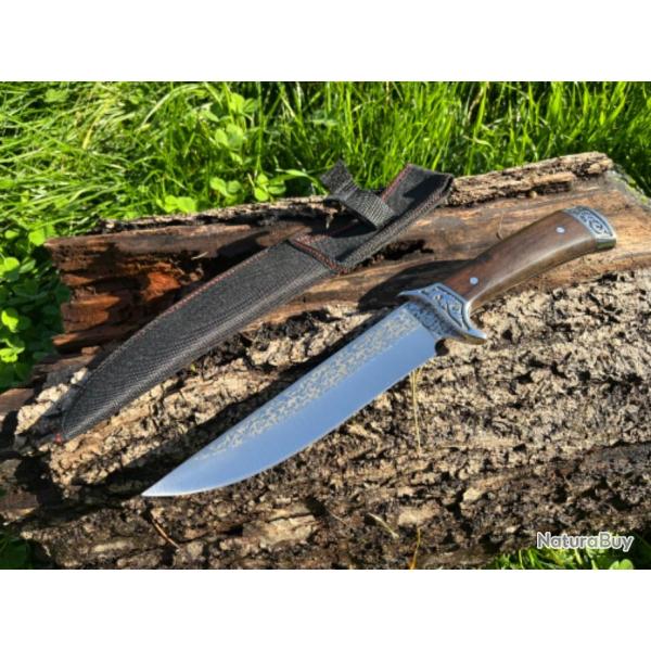Couteau Russe manche bois de rose lame sculpt�e