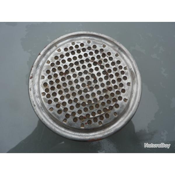 Boite � asticots en m�tal.