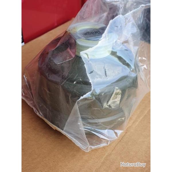 Un lot de cartouches filtrantes respiratoires 40 mm OTAN