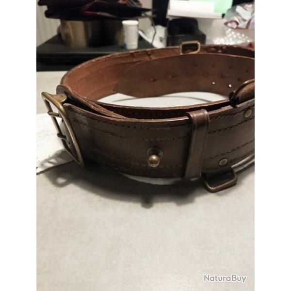 Ceinturon d' officier en cuir marron fonc�