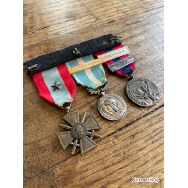 Placard m�dailles barrettes op�rations ext�rieures