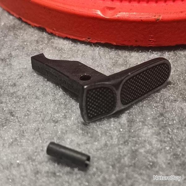 Manufrance FALCOR cal12 Sup - Pieces - Bouton de s�ret� + goupille