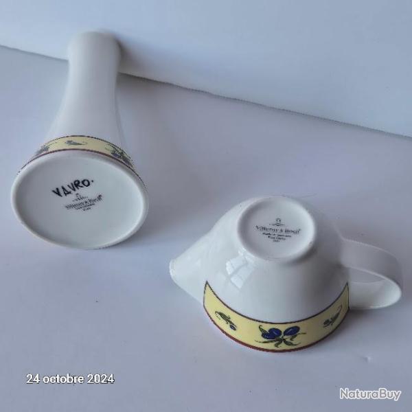 Lot de 2 ustensiles Villeroy et Boch, un pot � lait ou cr�mier et un soliflore