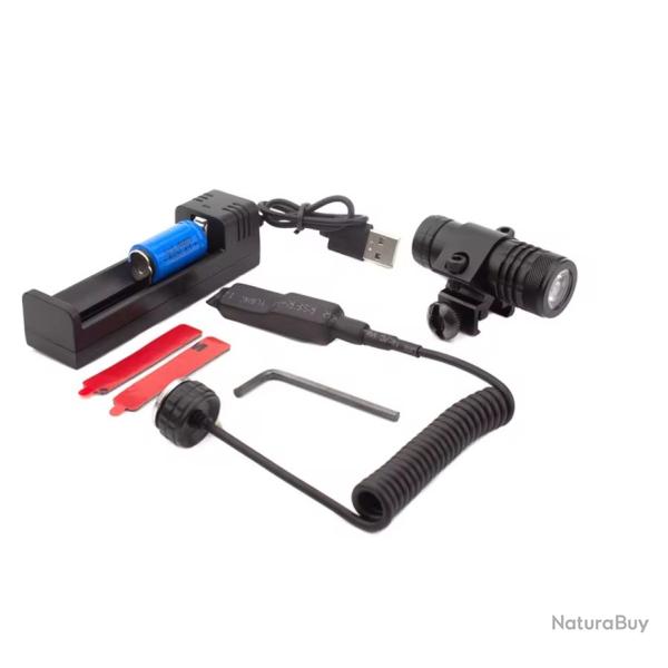 Lampe tactique strobo pour rail 11 et 22 mm avec pile rechargeable, chargeur et switch d�port�