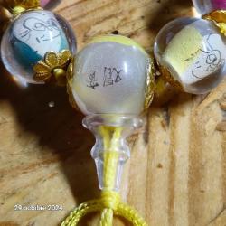 Rare, Collier Vintage Chinois Revers&eacute; Verre Peint Mini Portrait Bouddha de Pri&egrave;re, sign&eacute;