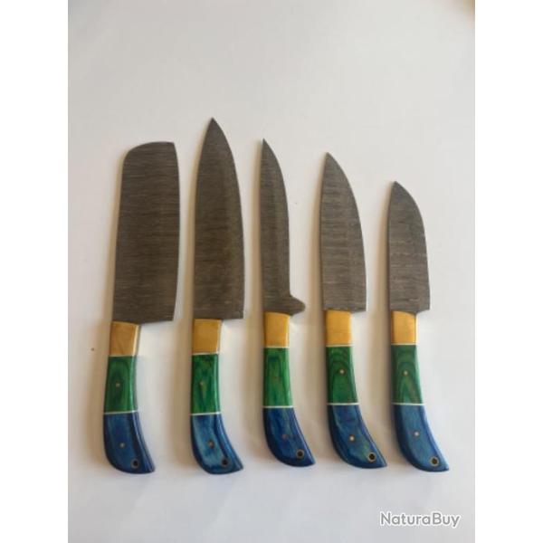 Set de couteaux en acier de Damas - Manche en bois d'acacia.