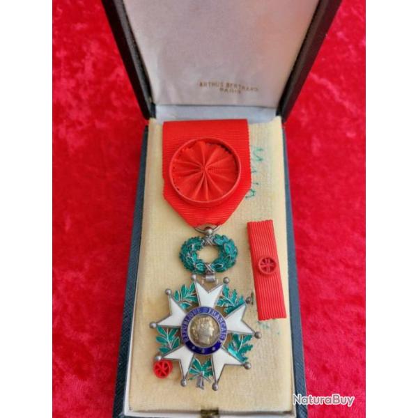 Croix d'officier de la l�gion d'honneur IV�r�p avec bo�te et rappels bel �tat