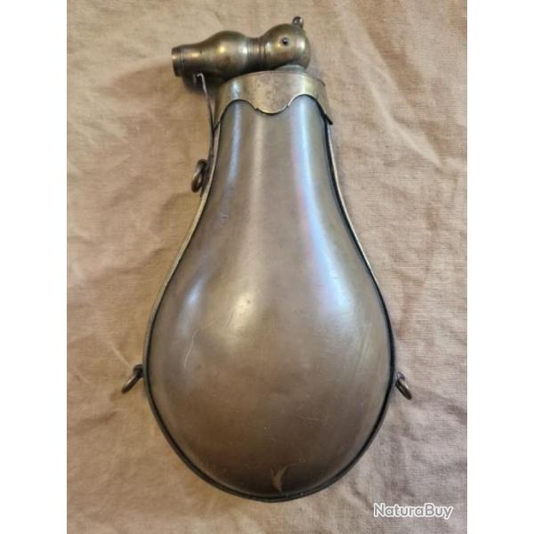 Belle poire � poudre XVIII�me syst�me � rotule