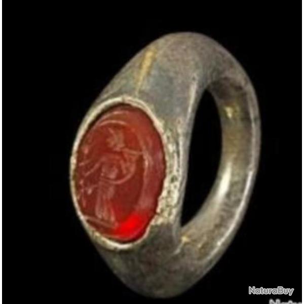 ROME ANTIQUE : large Bague en argent avec Cornaline (ll- Ill si�cle AD)