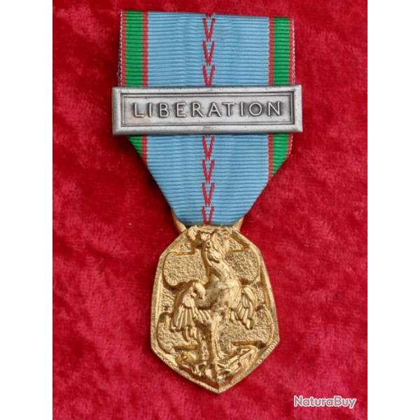 M�daille comm�mo de la guerre 39-45 agrafe "lib�ration" 4