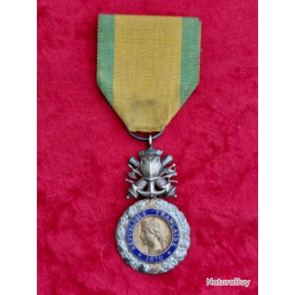 M�daille militaire avec son rappel 3� r�p en argent WW2 2