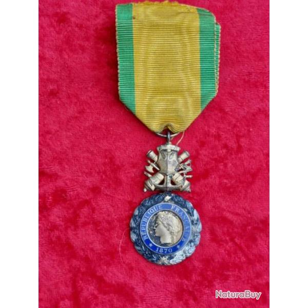 M�daille militaire avec son rappel 3� r�p en argent WW2 4