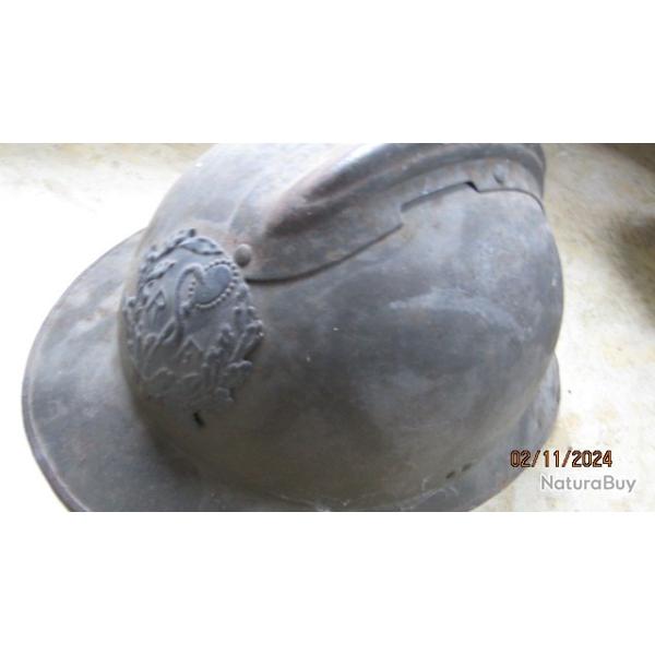 CURIEUX casque m�dical sant� adrian 26 ww2 seconde + insigne BH mod15 premi�re guerre mondiale  ww1