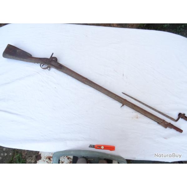 354-lot , fusil r�glo Mle 1822 ? sorti grenier