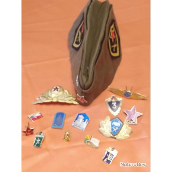 LOT CALOT ET INSIGNES PAYS DE L'EST, RUSSE, EX RDA (B)