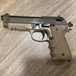 Beretta 92 A1 calibre 9x19 avec malette et chargeur sup