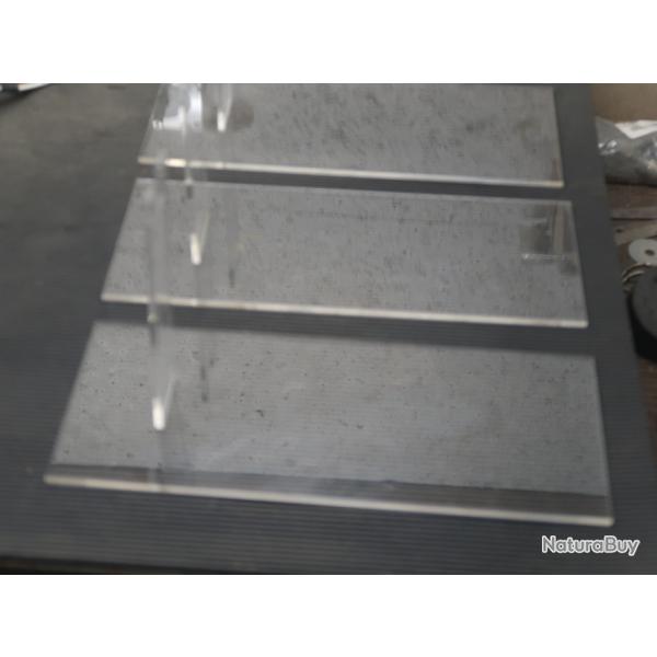 Lot de 3 pr�sentoirs en plexiglass pour arme de poing REF @