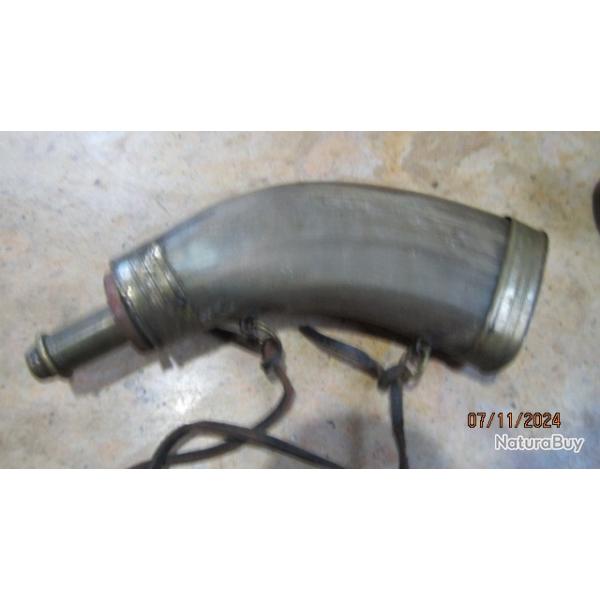 petite POIRE A POUDRE pistolet revolver arme de poing poudre noir corne