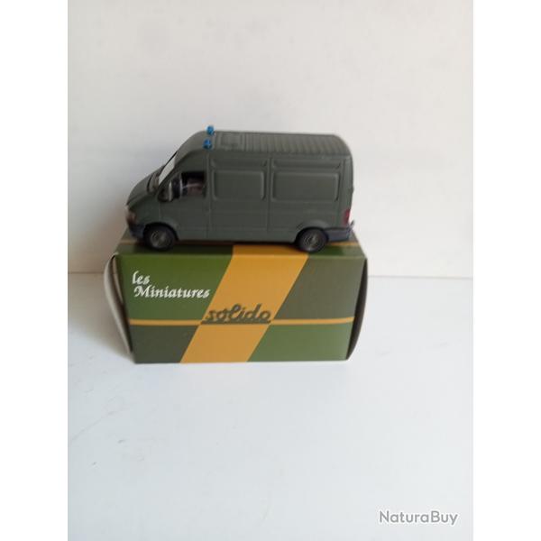 solido renault master Ambulance neuf avec accessoires  1/50 1999