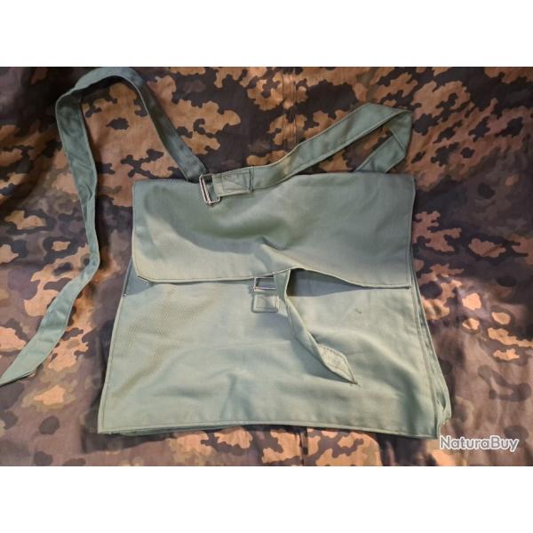 musette arme espagnole fin poque franquiste vert clair ( sac sacoche Franco militaire militaria )