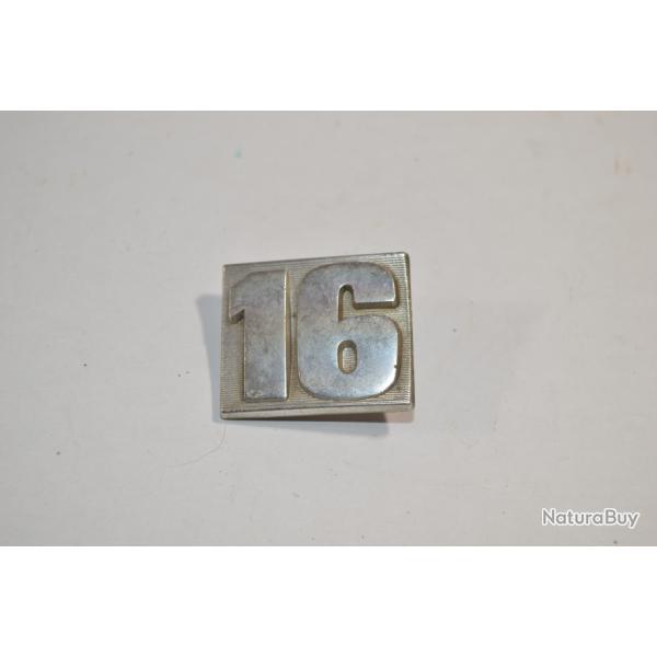 Sigle Monogramme Insigne / Logo de v�hicule Ancien Voiture Renault 16    (20)